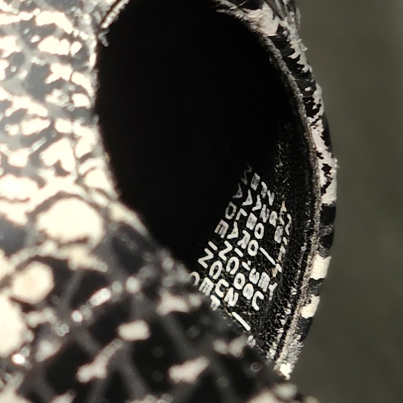 CALVIN KLEIN Stiletto Heel Pumps Snakeskin, Size US 6 - Picture 9 of 9